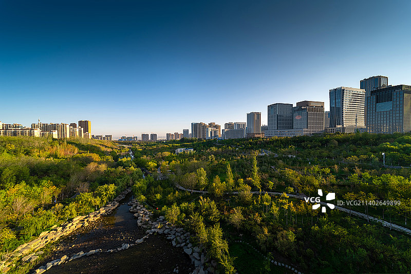 新疆乌鲁木齐市经开区商务地标建筑群图片素材
