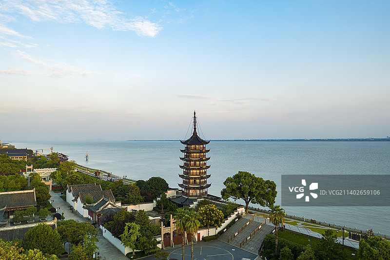 浙江嘉兴海宁盐官景区占鳌塔图片素材