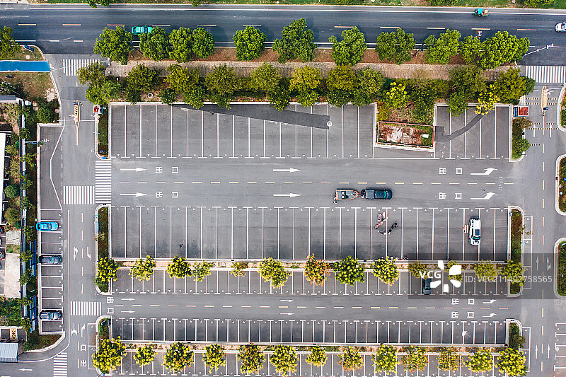 航拍浙江省德清县下渚湖国家湿地公园停车场图片素材