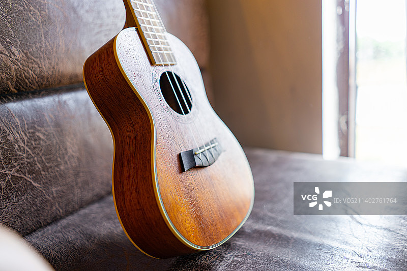 中国音乐设备拍摄主题，乌克丽丽小吉他乐器，户外白昼无人图像摄影图片素材