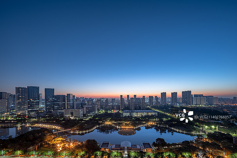 广东省佛山市南海区金融高新区千灯湖公园天际线图片素材