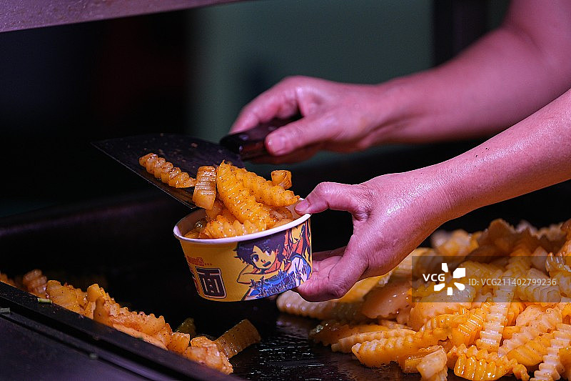 夜市美食街狼牙土豆图片素材