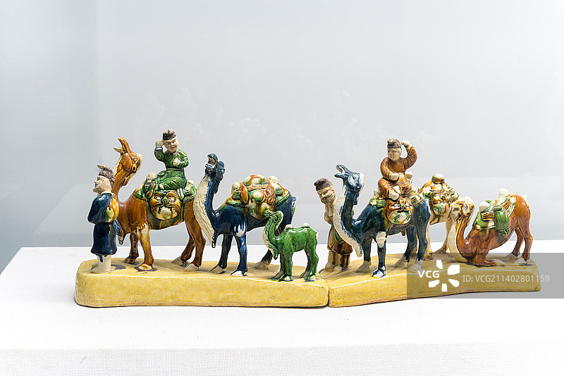 唐三彩，丝绸之路上的驼队图片素材