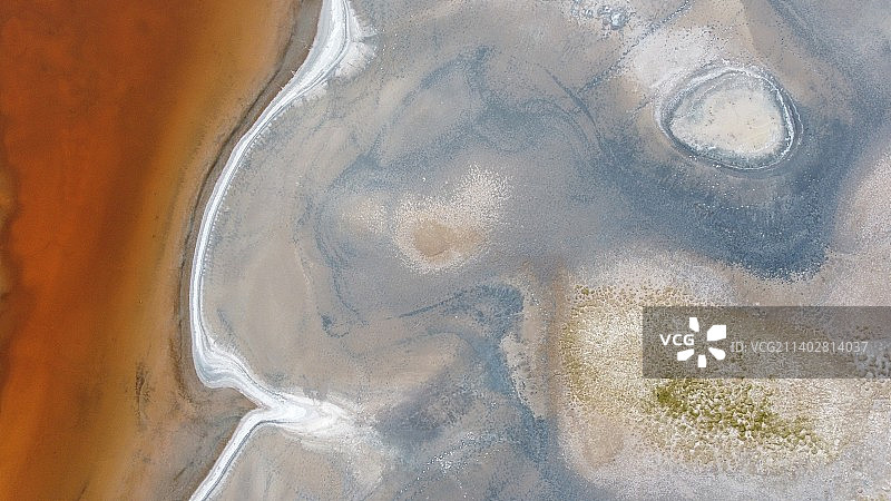 腾格里沙漠太阳湖图片素材