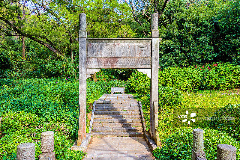 中国广西柳州龙潭公园龙潭烟雨图片素材