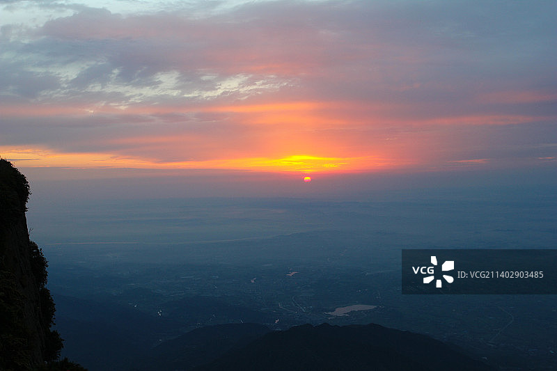 四川峨眉山金顶日出图片素材