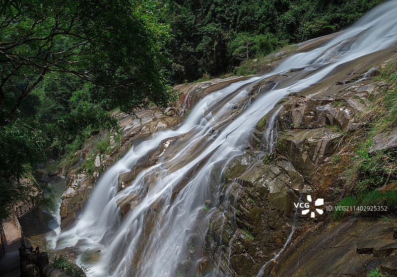 武平梁野山的瀑布溪水图片素材