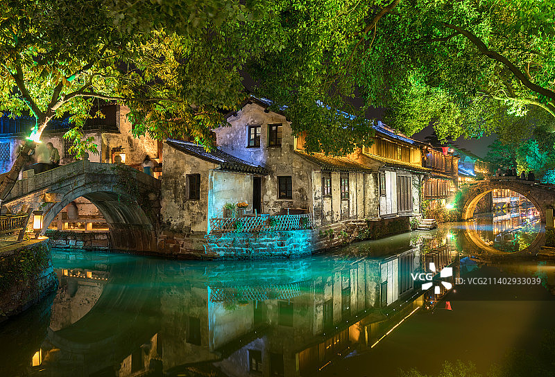 苏州周庄古镇夜景图片素材