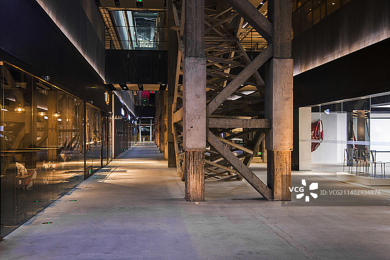 上海1862船厂老厂房改造的商业中心图片素材