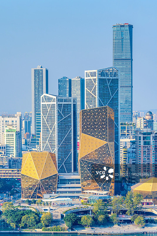 中国广西柳州马鞍山观景平台观眺城市风光图片素材