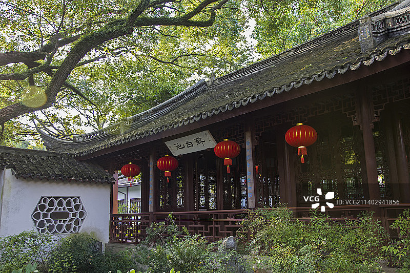 江南园林庭院古建筑,红灯笼图片素材
