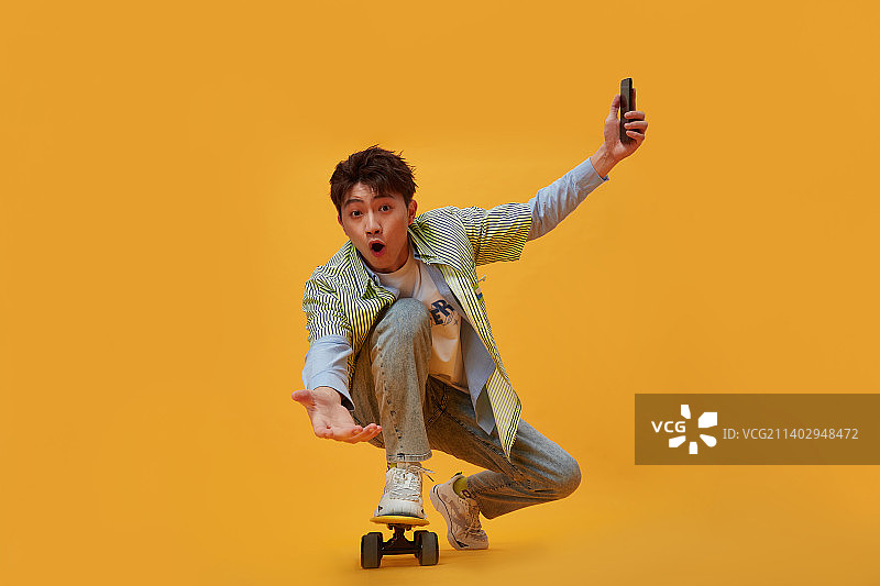滑板男生图片素材