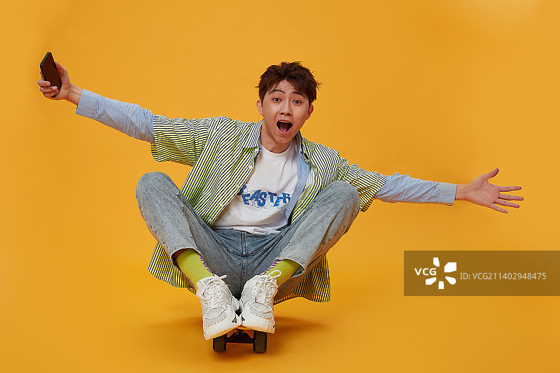 滑板男生图片素材