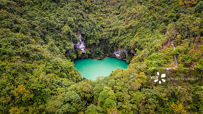 广西凤山县三门海天坑景区航拍图片素材