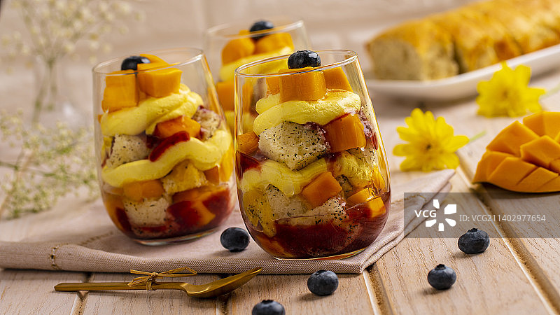 餐桌上的食物特写图片素材