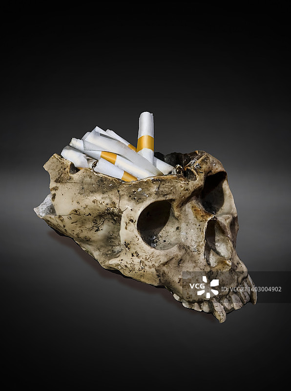 吸烟致癌，肺部疾病，吸烟的危害，印度尼西亚雅加达图片素材