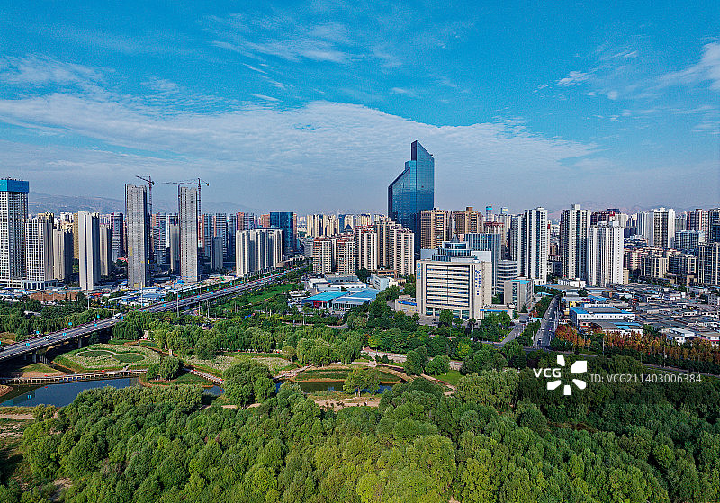 兰州安宁区银滩城市地平线风光图片素材