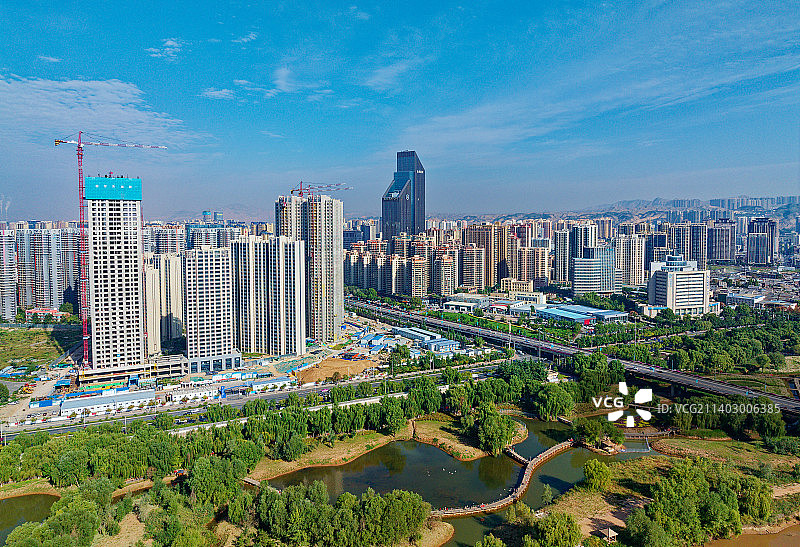 兰州安宁区银滩城市地平线风光图片素材