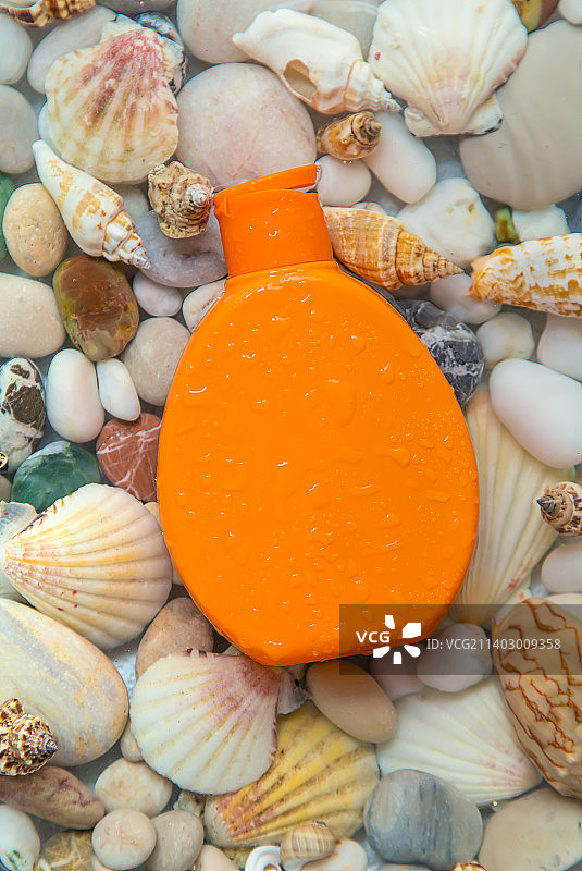 海石背景防晒霜。选择性对焦图片素材