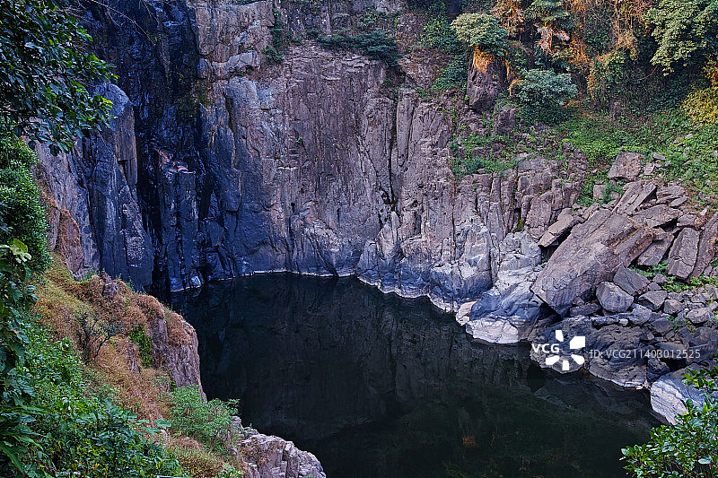泰国考艾国家公园森林岩石风光图片素材