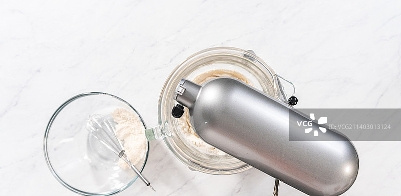 大理石上饮品玻璃杯俯视图图片素材