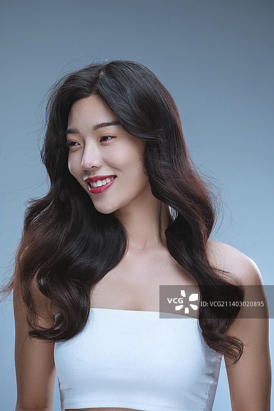 卷发美女图片素材