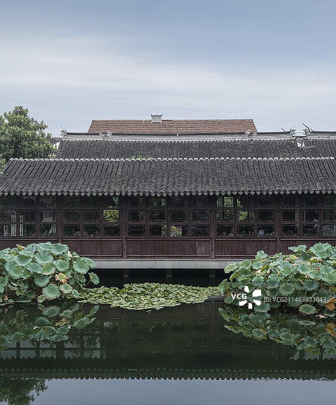 苏州园林，艺圃，初秋图片素材