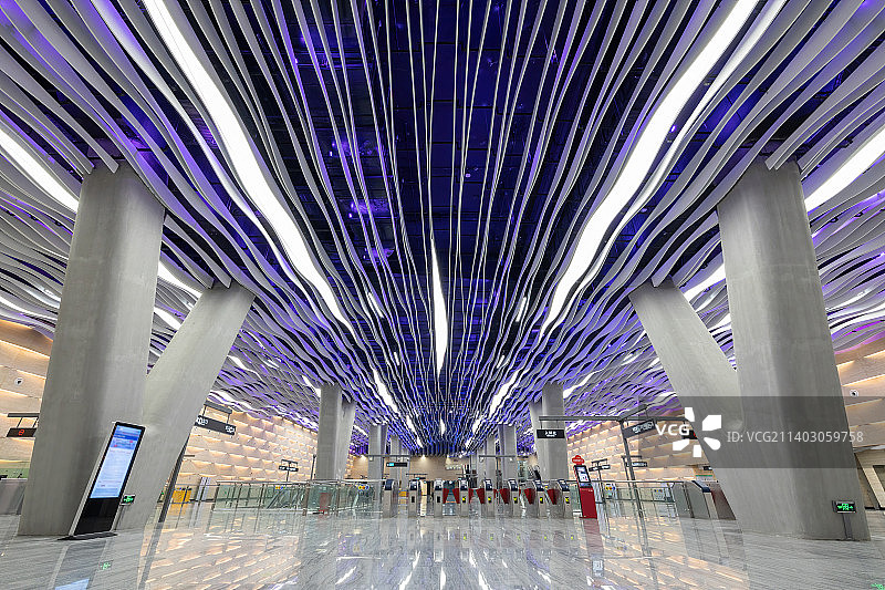 广州地铁八号线彩虹桥站顺利完成工程建设验收工作，现定于9月28日首班车开始正式开通初期运营图片素材