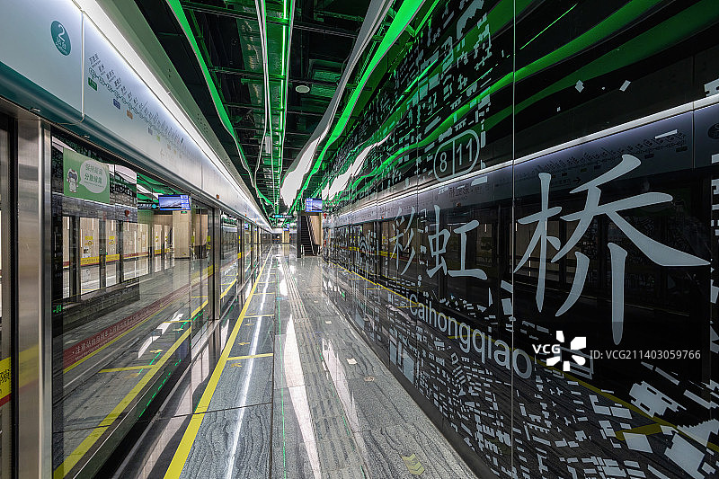 广州地铁八号线彩虹桥站顺利完成工程建设验收工作，现定于9月28日首班车开始正式开通初期运营图片素材