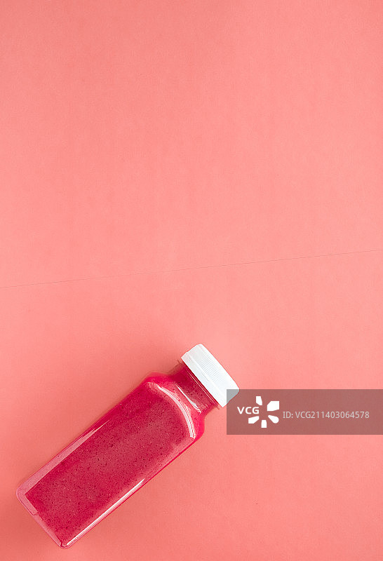 用于减肥的排毒超级食品草莓冰沙图片素材