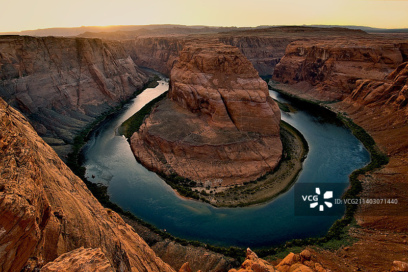 日落时分，亚利桑那州佩森市马蹄湾的高角度视图图片素材