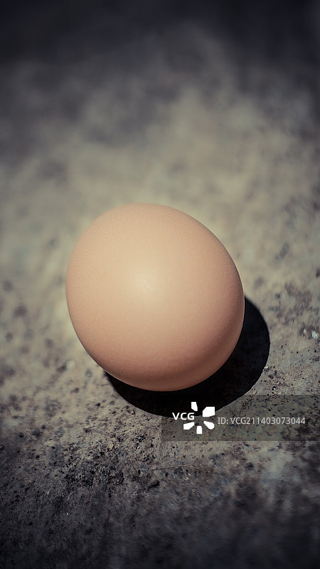 桌上的鸡蛋特写，印度尼西亚日惹图片素材