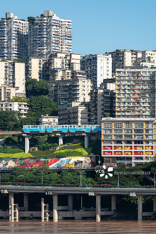 重庆市牛角沱轻轨站 李子坝轻轨站长焦镜头图片素材