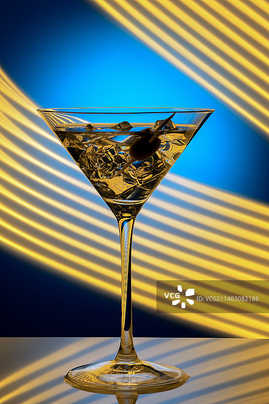 桌子上的饮料特写图片素材