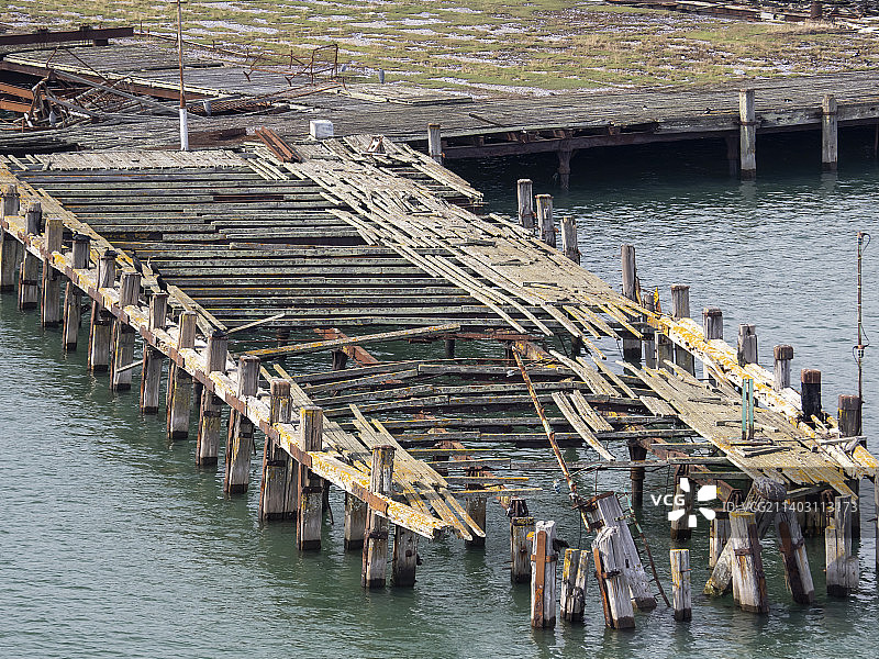 英国汉普郡南安普顿码头上的古老木制码头图片素材