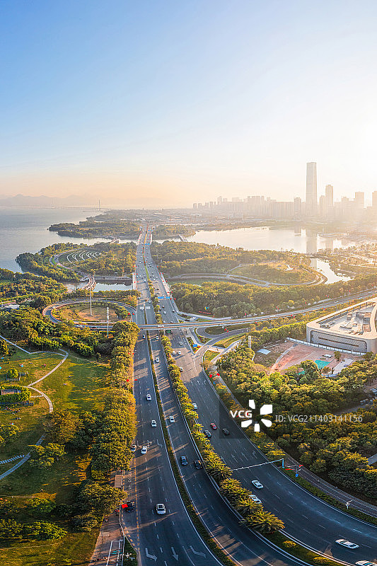 广东省深圳市南山区滨海大道和深圳湾公园图片素材