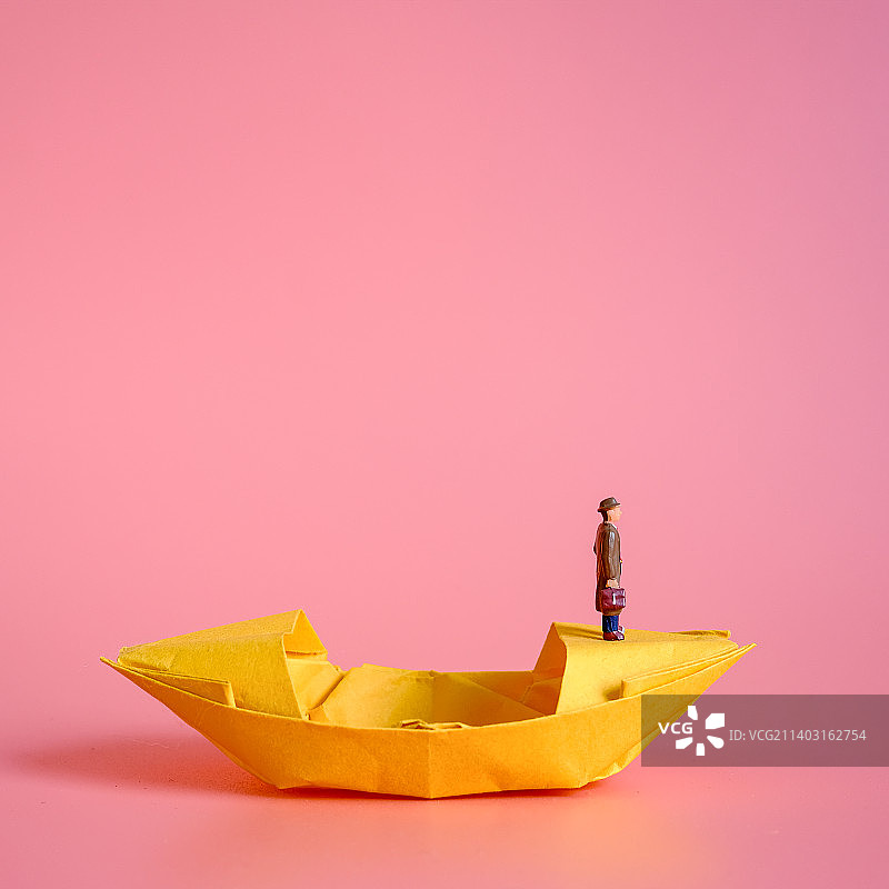 微缩创意静物 行舟万里！文艺 背景 创意 想象图片素材