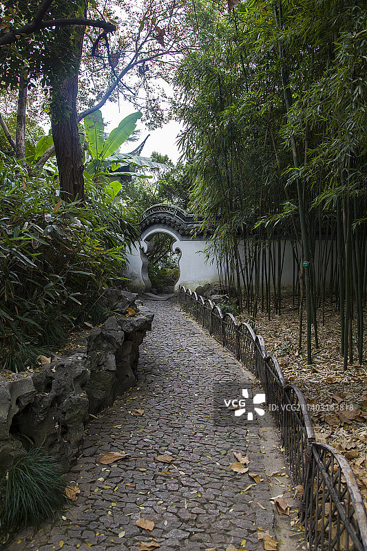 江南园林月亮门图片素材