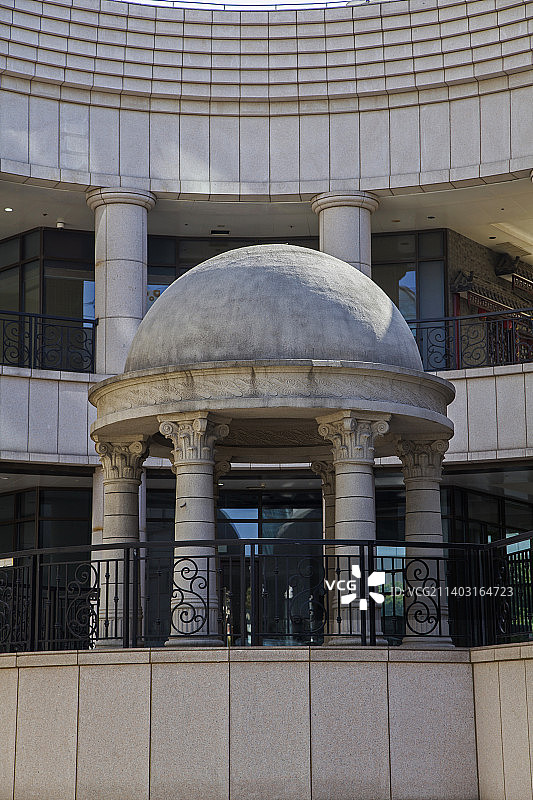 欧式圆顶休闲亭子图片素材