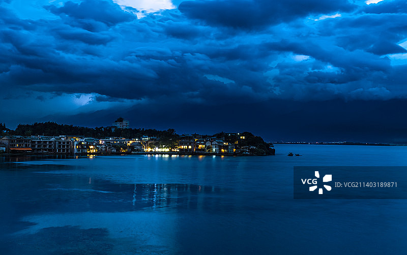 洱海的傍晚图片素材