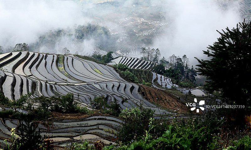 云中梯田图片素材