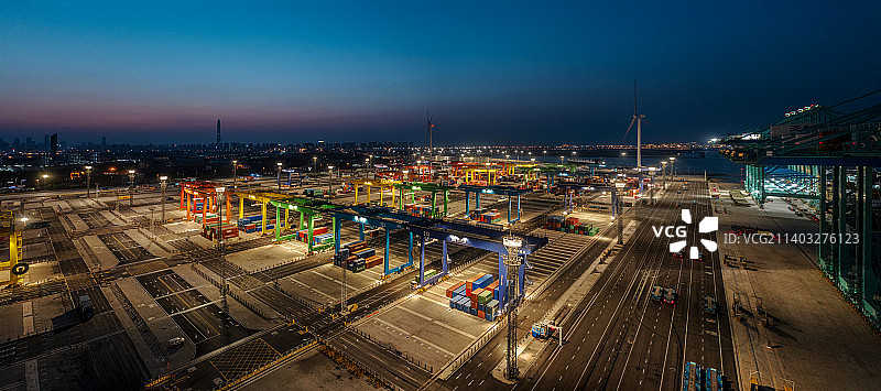 天津港智能码头图片素材