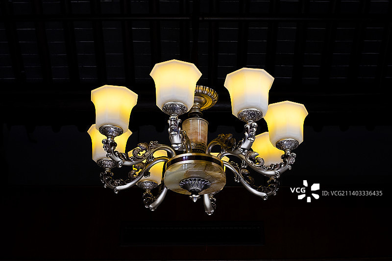 复古水晶吊灯图片素材