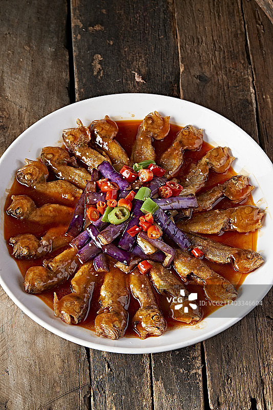 酱炖茄子小黄鱼图片素材