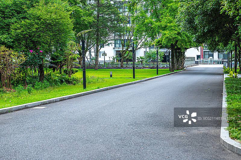 汽车广告背景图：浙江杭州建德千岛湖 新安江边 公路图片素材