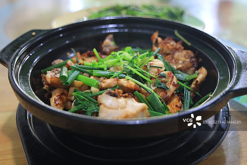 沙姜瓦罉焗龙门胡须鸡图片素材