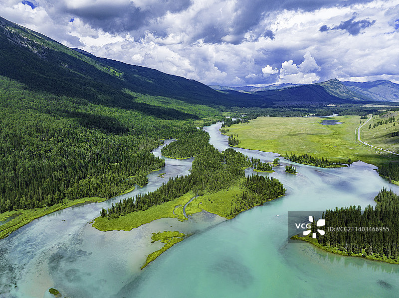 航拍喀纳斯景区神仙湾图片素材