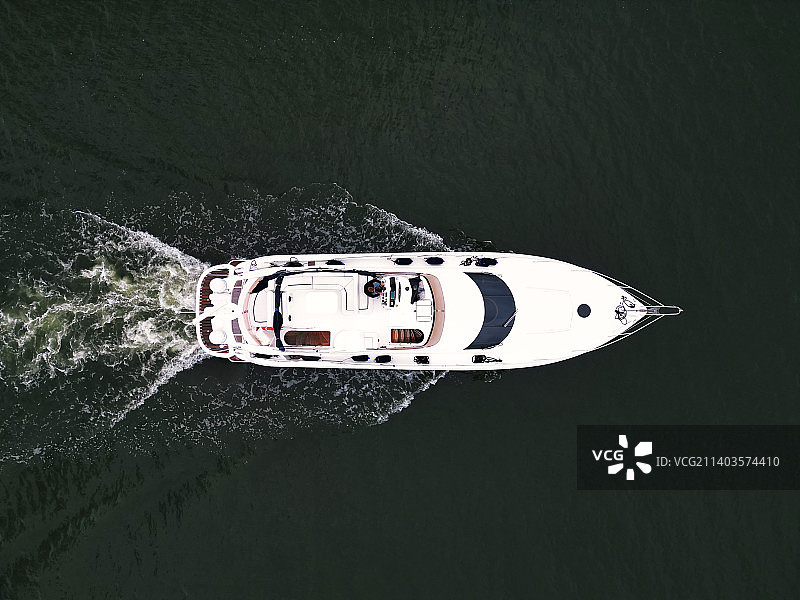 芬兰豪华游艇航拍图片素材