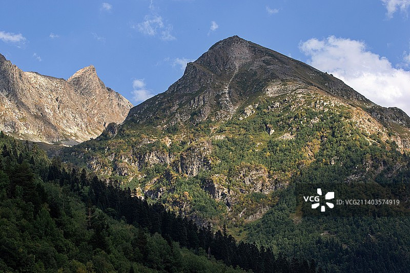 俄罗斯，山对天空的风景图片素材