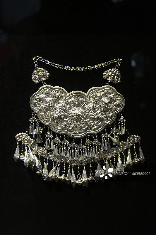 苗族银饰品图片素材